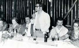 Fotografías con imágenes de una reunión de la Asociación de Desarrollo Integral de San Antonio de...