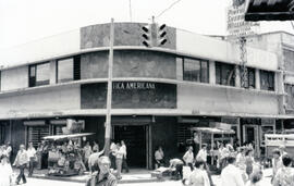 Fotografías de algunos establecimientos comerciales, ubicados en el centro de San José, entre cal...
