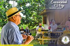 Fotografías del Alcalde Walter Céspedes Salazar durante reunión Social con la comunidad El Peje e...