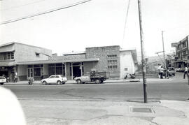 Fotografía del edificio de la Agencia del Banco de Costa Rica, en Guadalupe. San José