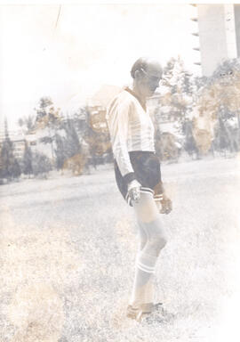 Fotografía de los equipos y el campeonato de fútbol celebrado en canchas de La Sabana, durante la...