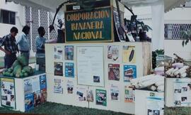 Fotografías de exhibición realizada en la cancha de fútbol de la Corporación Bananera Nacional, c...