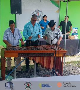 Fotografías de feria de emprendedores en el Mercadito Guatuseño, ubicado en el cantón de Guatuso ...