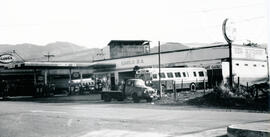 Fotografía de la estación de servicio Garlo S.A. número13, situada 150 metros al norte del Parque...