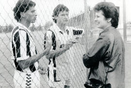 Fotografías de Margarita Penón Góngora de Arias, Exprimera Dama de la República, conversando con ...