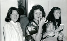 Fotografía de Guiselle Godínez, María Teresa Bermúdez y Argerie Díaz funcionarias del Archivo Nac...