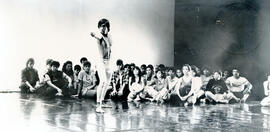 Fotografía del grupo de Danza Universitaria captada durante un ensayo. San José, Costa Rica