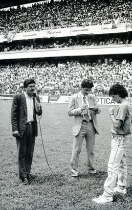 Fotografías de Periodistas deportivos en el Estadio Ricardo Saprissa. San Juan de Tibás, San José