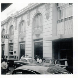 Fotografía del edificio de la Ferretaría Macaya. Situado en avenida 0 y 1, calle 0, acera este. S...