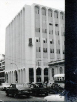 Fotografía del edificio del Ministerio de Cultura, Juventud y Deportes y Registro de Prendas, más...