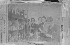 Fotografías de los estudiantes Santos León Herrera, Enrique Iglesias, José Fidel Tristán y José J...