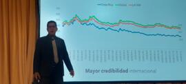 Fotografías de la presentación del Plan de Financiamiento para el Gobierno Central I semestre.