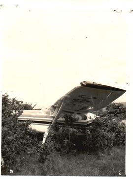 Fotografías accidente ocurrido a la aeronave TI-310-C. Propiedad de empresa Expreso Aéreo Costarr...