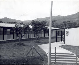 Fotografía de los pabellones del Colegio de Palmares. Alajuela
