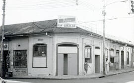 Fotografía del Bar La Giralda, situado en calle central, avenida 12, esquina sur oeste San José