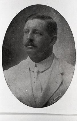 Contacto de Mr. Charles J. Veitch, Perito Agrícola. Súbdito inglés nacido en Londres y residente ...