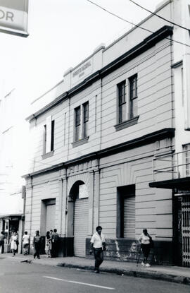 Fotografía del edificio que ocupó la Imprenta Nacional hasta 09 de 1973 y luego fue ocupado por e...