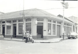 Fotografía del edificio del bazar Los Españoles, situado en avenidas 8 y 10, calle 9 San José