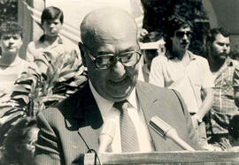 Fotografía del Lic. Ulises Odio Santos, Presidente de la Corte Suprema de Justicia, durante su di...