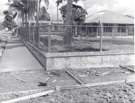 Fotografía del edificio de la Escuela de Parrita Puntarenas