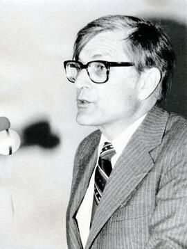 Fotografía con la imagen del Dr. Claudio Gutiérrez Carranza, Rector de la Universidad de Costa Ri...