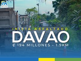 Fotografías de los trabajos de asfaltado en el Barrio Davao en Batán. Limón