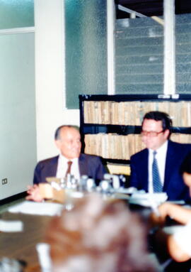 Fotografías con imágenes de una reunión donde la Fundación Costarricense de Desarrollo, FUCODES, ...