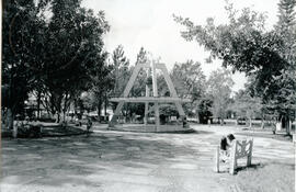 Fotografías con imágenes del parque de San Marcos de Tarrazú. Vista del kiosko San José
