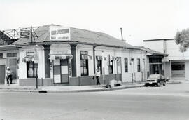 Fotografía del bar Los Afiches, situado entre avenidas 4-6 y calle 9 y de la plazoleta de la Igle...