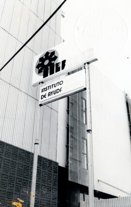 Fotografías de los edificios de las Oficinas Centrales del Instituto Mixto de Ayuda Social IMAS, ...