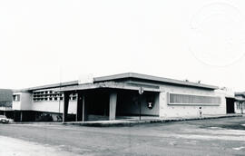 Fotografía de la sucursal del Banco Anglo Costarricense, en San Carlos. Se encuentra 300 metros n...