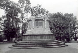 Fotografía con la imagen del monumento del Parque Nacional San José