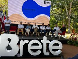 Fotografía del conversatorio “Brete y la formación del talento a la medida de las empresas”, real...