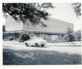 Fotografías con imágenes del edificio de la Escuela de Artes Musicales de la Universidad de Costa...