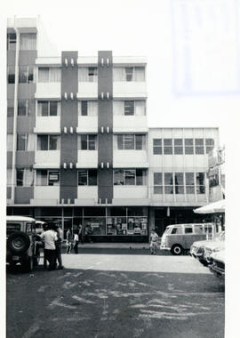 Fotografía con la imagen del edificio del Ministerio de Cultura, Juventud y Deportes, situado en ...