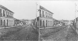 Fotografías estereoscópicas de un aspecto de la Avenida Central. Vista hacia el este desde la Cal...