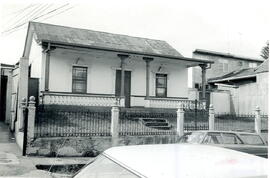 Fotografía de una casa de habitación, situada en avenida 2, calles 11 y 13 San José