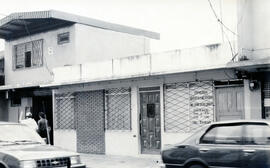 Fotografías de varios locales comerciales y casas de habitación, ubicados en avenida 12, calle 2-...