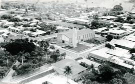 Fotografía de la ciudad de Cañas. Se aprecian los edificios de la Iglesia, la Municipalidad, el C...