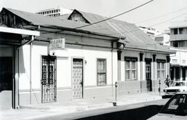 Fotografía de varios negocios y residencias en calle 9, avenida 2-4, San José San José