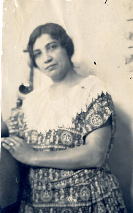 Fotografía con la imagen de la señora Gilda Zúñiga, segunda contadora de la Oficina Central de Co...