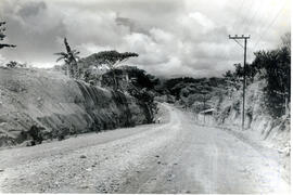 Fotografía de la carretera de Brasil de Alajuela a Santa Bárbara de Heredia. Costa Rica