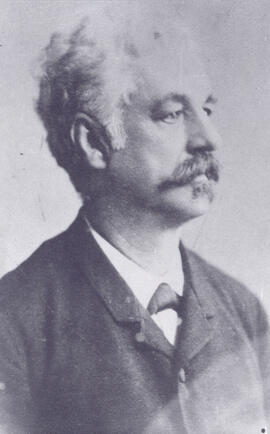 Fotografía con la imagen del Lic. Juan José Ulloa Solares. Ver más datos biográficos en el regist...
