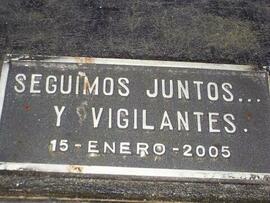 Fotografías de las placas conmemorativas del Monumento a la Batalla de Santa Rosa en La Cruz, Gua...