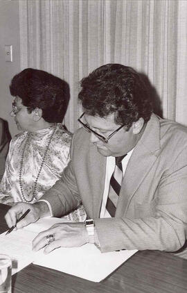 Fotografías de la firma del convenio de cooperación para mantenimiento y creación conjunta, entre...
