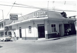 Fotografía del edificio del Bar-Restaurante La Giralda. Situado en avenida central, calle 2. San ...