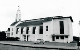 Fotografía de una parte lateral del edificio de la Iglesia de San Carlos. Se encuentra ubicado al...