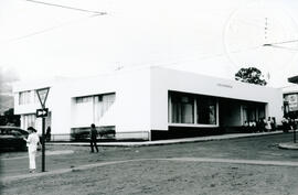 Fotografía de la Casa Parroquial y Radio Santa Clara. Esta construcción se encuentra situada 100 ...