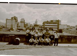 Fotografía de los niños de la Escuela León Cortés Castro de San Marcos de Tarrazú en el Museo Nac...