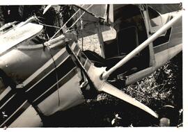 Fotografías accidente ocurrido a la aeronave TI-288-C. Propiedad de Expreso Aéreo Costarricense (...